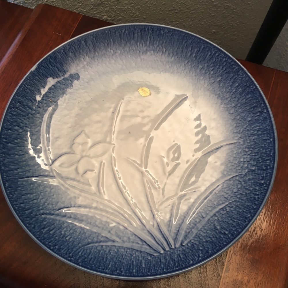 Arita Decorative Blue Iris Plate 12”